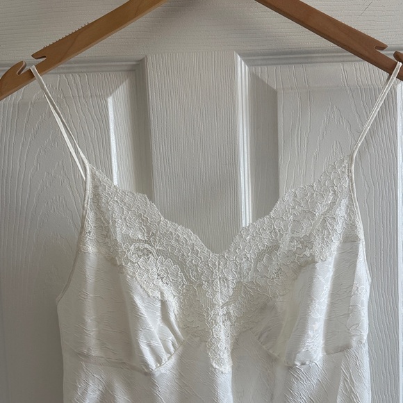 Vintage Silky Elegant White Lace Slip Dress with flower print detail and lace - Picture 5 of 6